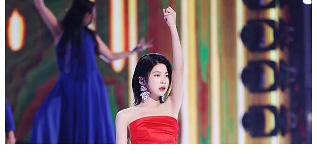 中国好声音：同唱一首粤语歌，贺三首位淘汰，伍珂玥问鼎冠军