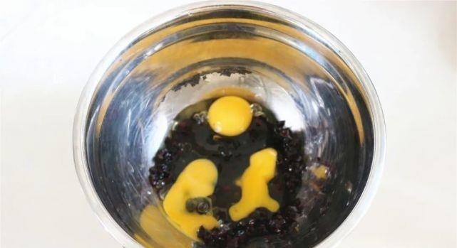 3个鸡蛋,一把红枣,做一款简单又好吃的枣糕,味道太正了