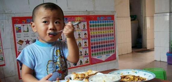 反季节的食|越来越多的娃“性早熟”,医生苦劝这些在黑名单的食物,别喂了
