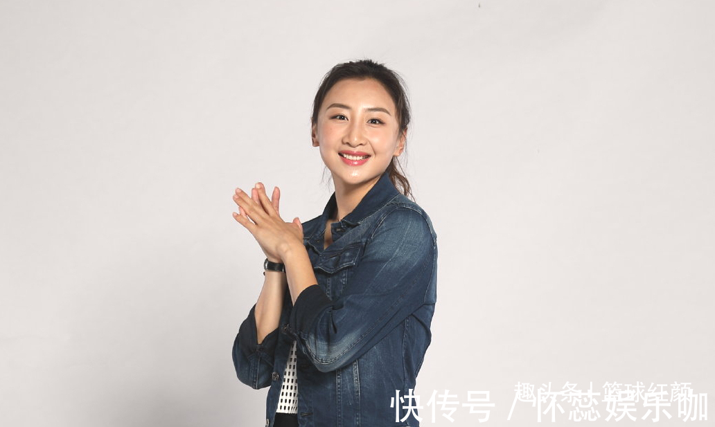 近照|何雯娜晒出近照,尽显贵妇范儿,生娃后照旧身材好,蹦床女神归来
