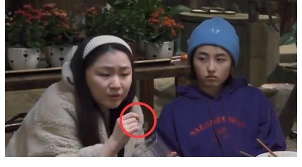 張藝興|張藝興節目主廚首秀翻車？金婧捧場表情浮夸，女嘉賓餐后吃零食