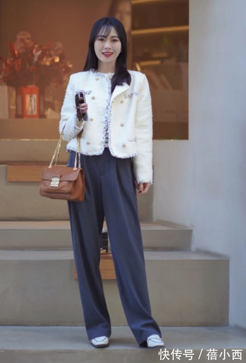 博主 乐福鞋的魅力可圈可点,不管配西装、针织衫都好看,难怪这么受宠