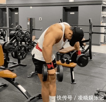 情侣|健身情侣身材令人羡慕，一起健身顺便秀恩爱，真实身材被曝光