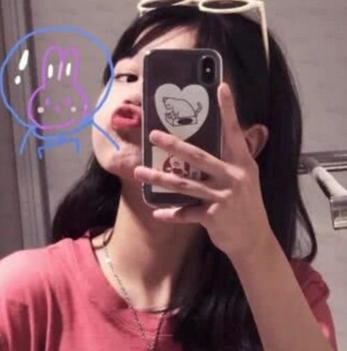 女生感觉“很土”的3发型，男生却非常的喜欢，妹妹们还不快学起来