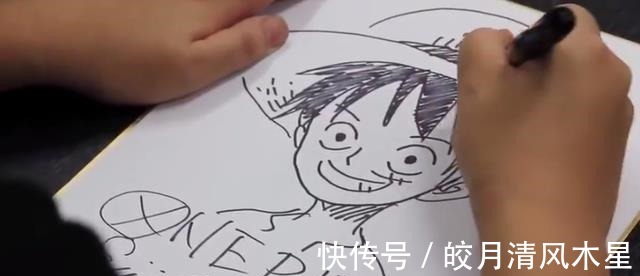 海贼王|日本漫画家现场“签绘”,快速精准画出动漫角色,这手也太稳了