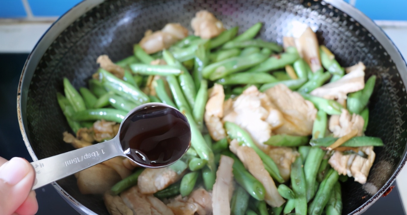 钙含量|这菜一年到头都能吃到,钙含量是鸡肉的7倍,家家都能吃得起