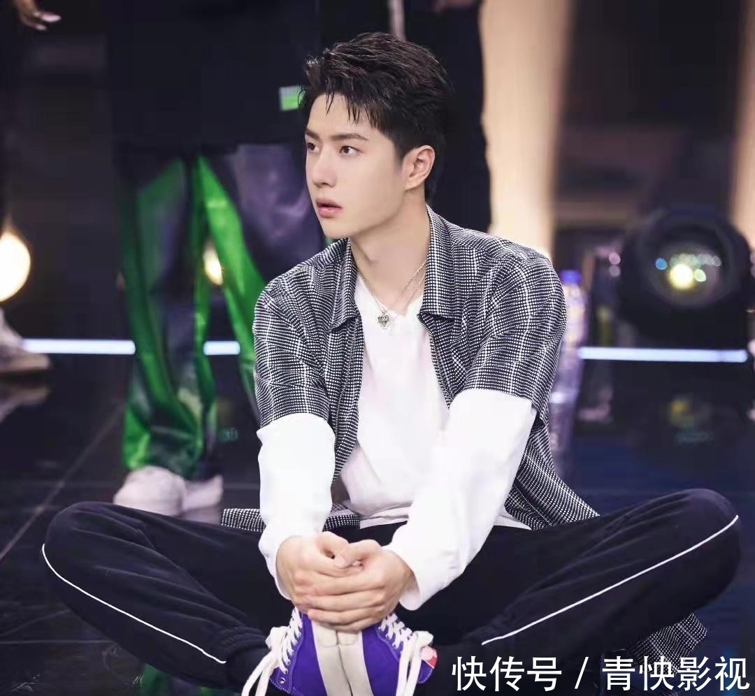 这就是街舞|王一博舞蹈battle,浑然不知身后海哥已经下线,一不小心又变成个人solo