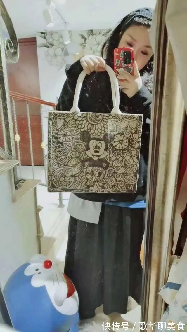 托特袋|男娃给妈妈送包包,上万网友炸锅:爱马仕丝巾都配不上啊