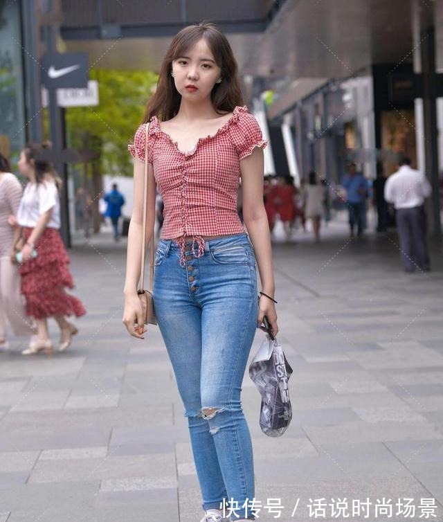 夹克 格子复古风格夹克,搭配高腰牛仔裤,清新饱满!