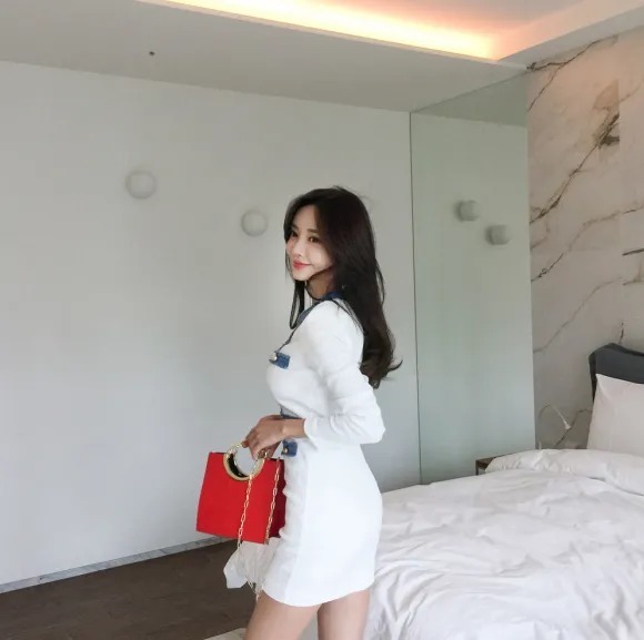 孙允珠，蓝草香槟灯芯绒曲线修身礼裙