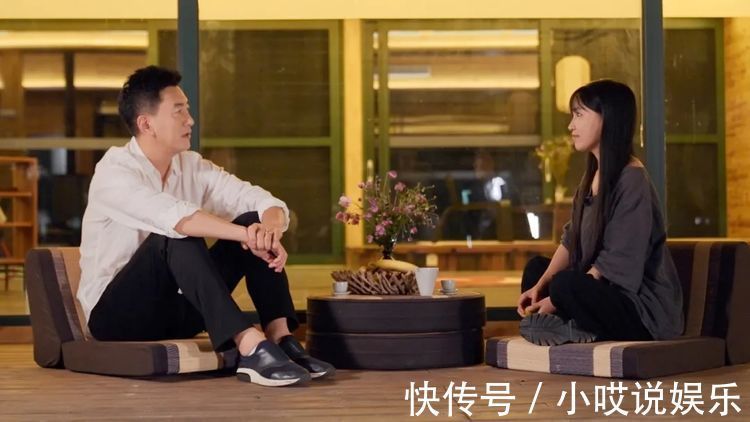 李子柒接受鲁健专访公开回应质疑，谈未来规划全程都侧着面对镜头