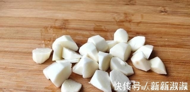 木耳炒鸡蛋|鸡蛋和这3样蔬菜一起炒，营养又低脂，入春后我家1周吃5次，太鲜了