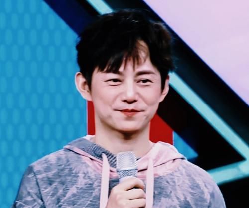 何炅节目cos邓超，本以为是闹着玩，看到效果：傻傻分不清