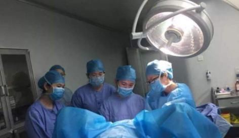 胡女士|38岁高龄产妇,生下女儿3天后又进入产房,网友世上还有这回事