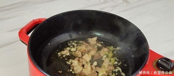 洋葱炒土豆片的做法,营养美味