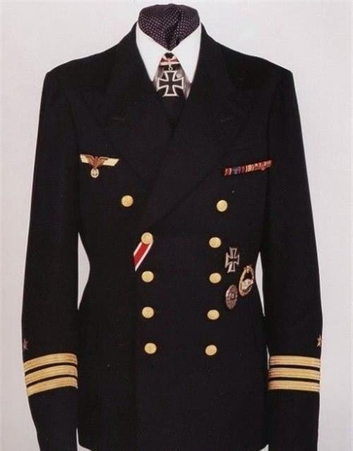 德军|二战德军军服帅气十足,却有一个致命缺陷,无数德国士兵因它而死