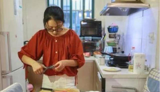 营养均衡|23岁孕妈产妇餐火了,没人伺候自己做饭,网友:能怪谁?