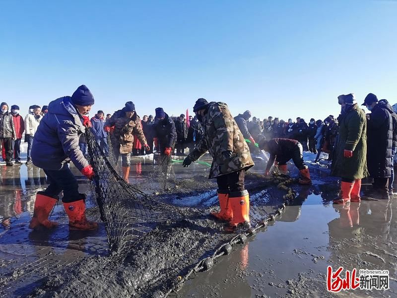 郭晓通|元旦“好彩头”！多种精彩玩法等你解锁 河北沽源县第四届冰雪文化节开幕