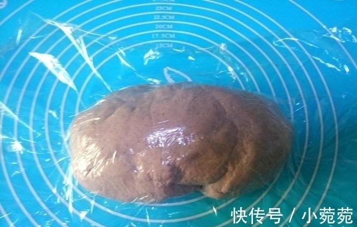 做了7年面包，第一次做“黑面包”，女儿一口气吃了两个，真好吃