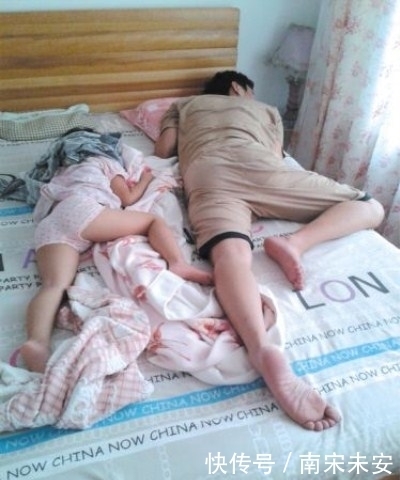 晒晒|晒晒那些年爸爸和孩子的睡姿,真的是搞笑又温馨啊
