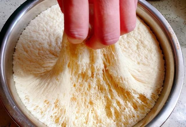 松软|馒头一凉就发硬?面点师傅教我3招,馒头松软香,放冷了也不硬