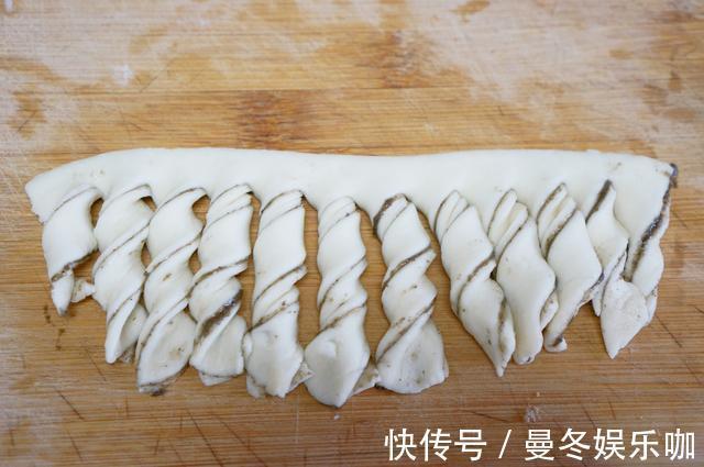 自发粉|又香又甜的花卷,松软好吃,发酵一次就做好,网友:想吃