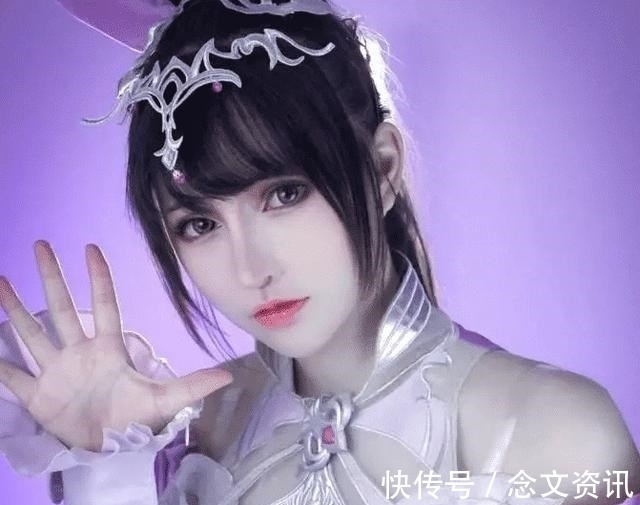 粉丝们|斗罗大陆最狠Coser一人饰演三大美女,最后赢得官方点赞!