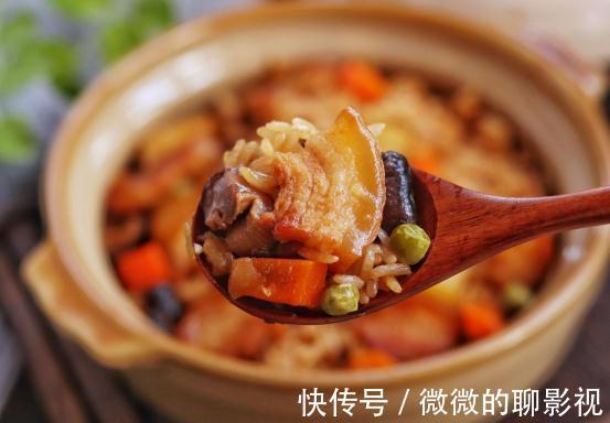 盖浇饭、拌饭，都不如这一碗有肉有菜的焖饭，好吃到停不下来