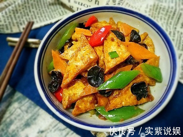 家常豆腐|豆腐此做法比肉都好吃，外酥里嫩，两块钱一大盘，全家抢着吃