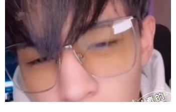 孟鹤堂被错认成鹿晗，烧饼一脸不高兴，网友：他是你的准姑爷爷