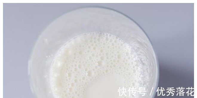 冤枉钱|别再花冤枉钱买奶茶了！手把手教你自己做，美味解渴还省钱！