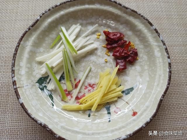藕丁|三伏天吃莲藕，教你3种不同的做法，开胃爽口入味，上桌瞬间光盘