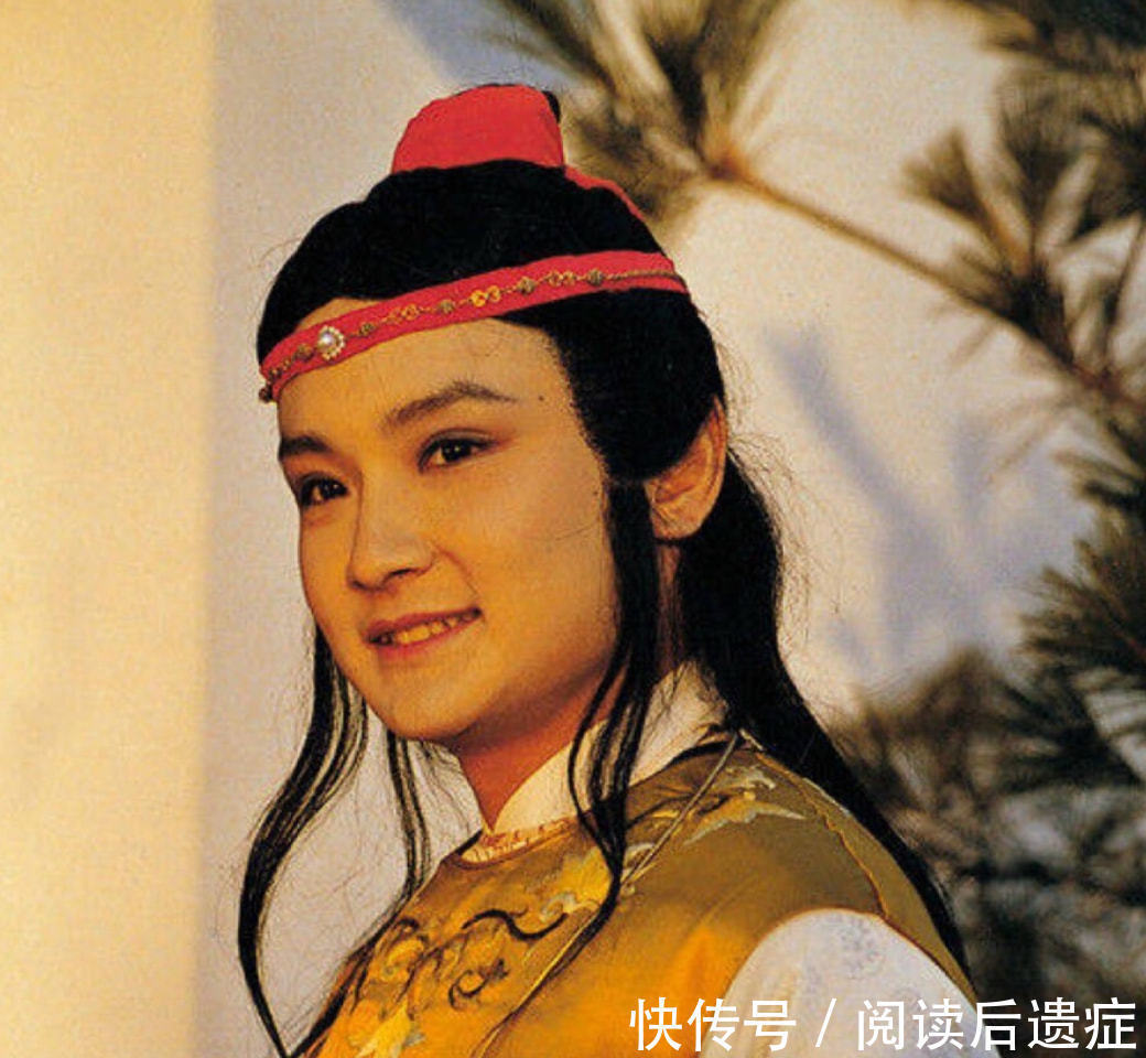 薛宝钗#宝玉被打,薛宝钗态度为何大不同?甚至失言?