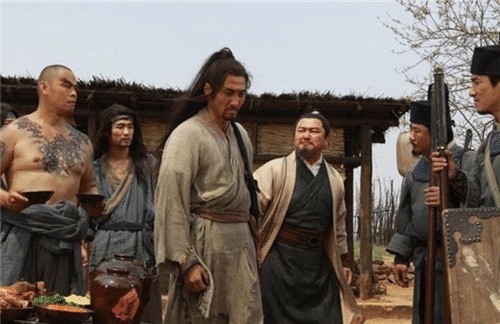 水浒传|他是水浒传里的传奇人物,被称常胜将军,唯一一次却是输给了女人