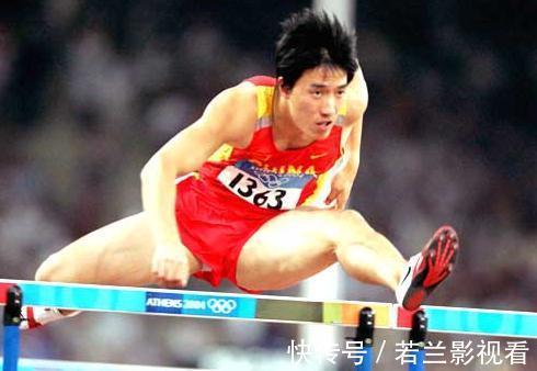 退赛|刘翔2008年为什么退赛?赛前画面流出,曾用脚反复去踢墙面