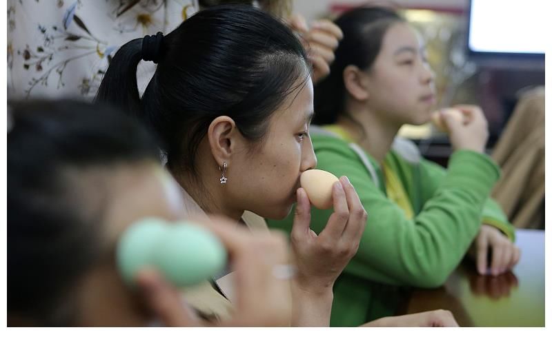 底妆|简单的“伪素颜小技巧”——教你在日常中如何化妆，轻松变女神