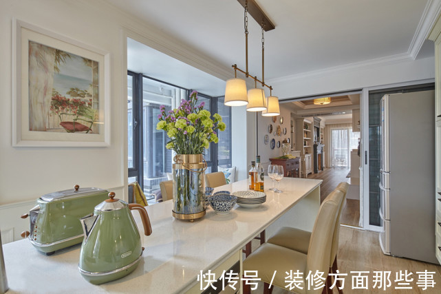 饰面|128平木饰面与卡其色元素搭配,色调既层次分明、又不失稳重