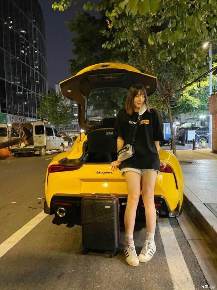反差萌|女神级赛车手的这波漂移，什么水平？