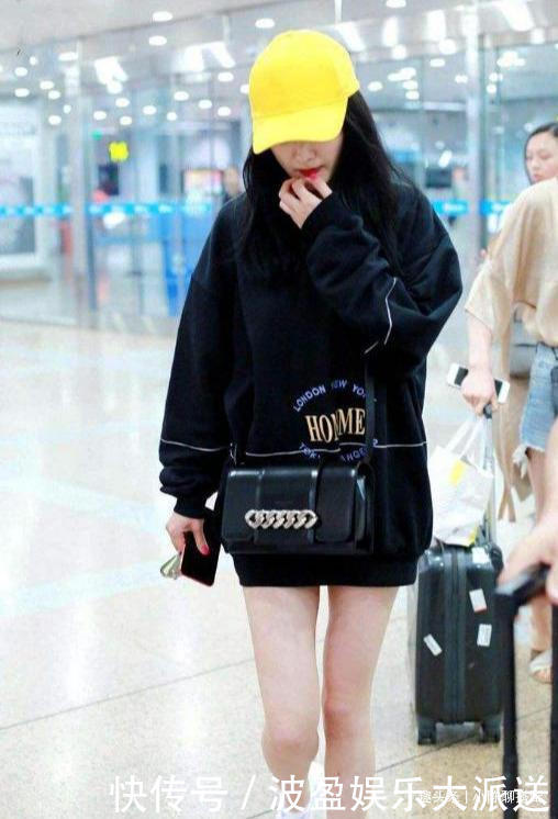 凯特王妃穿旧衣好优雅，聪明女人学会3个技巧，旧衣能搭出新时尚