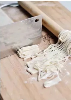 手擀面，只需多加一种原料，面条好吃又筋道，你真的知道吗？