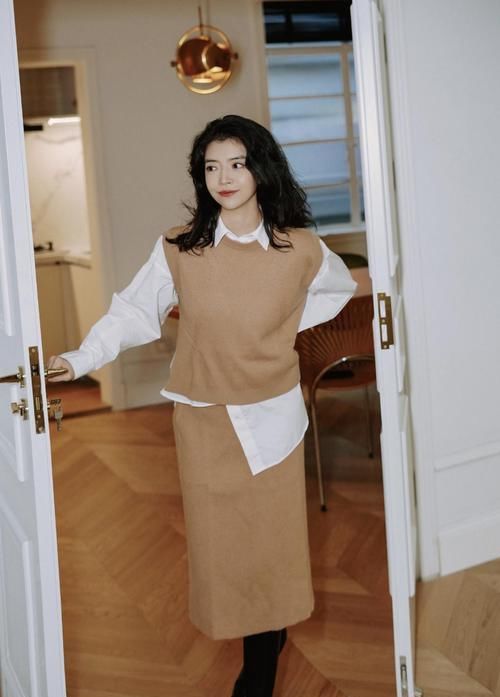 大衣穿出“无与伦比”的高级感!学三木博主,用色彩和配饰来加分