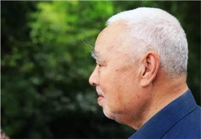 长寿|长寿的人有个特点,身体这一处“坑”越深越长,可能就越长寿!