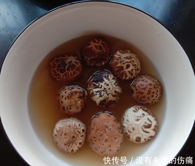 原味香菇蒸鸡,原汁原味,营养美味