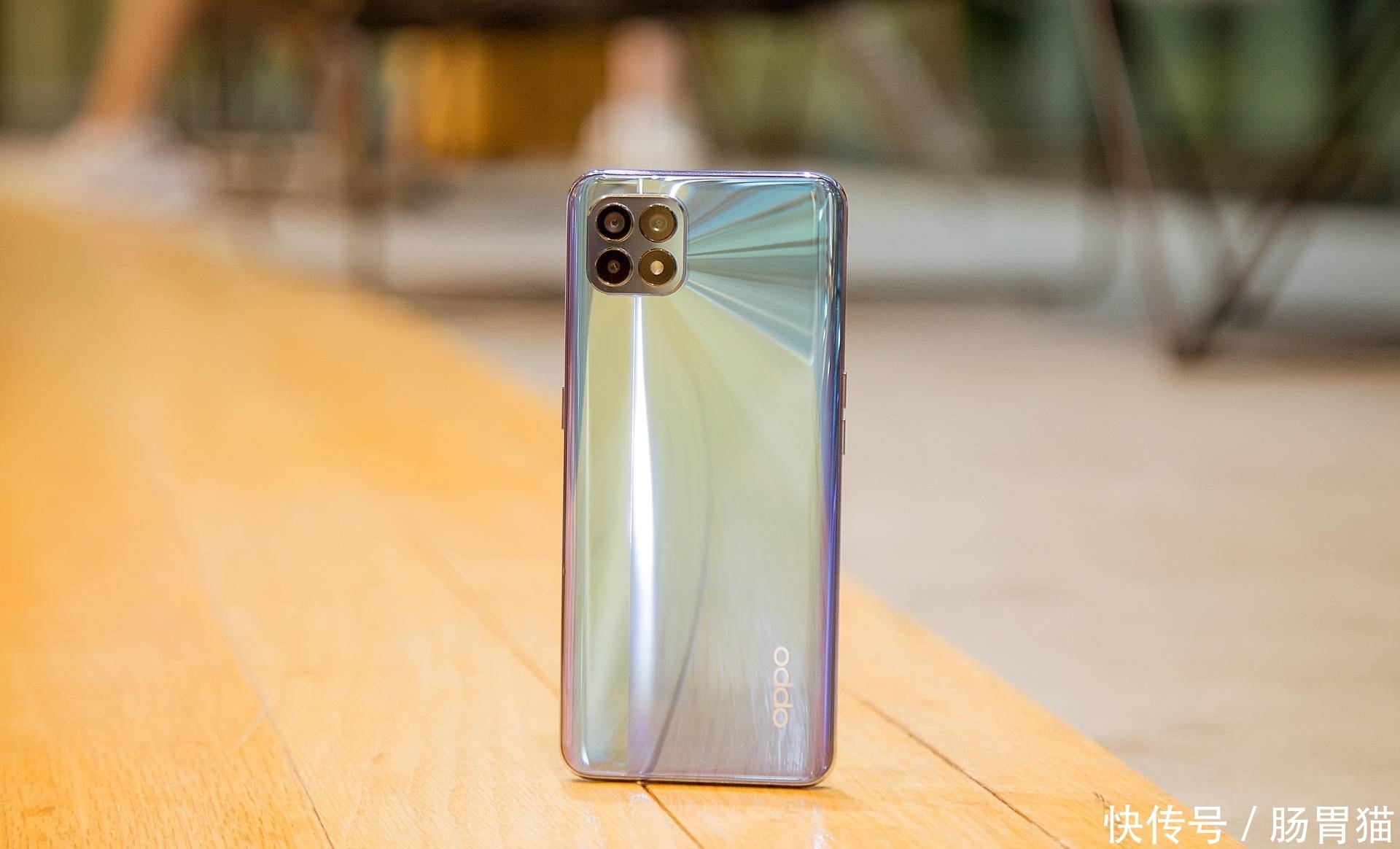 双模|上市一个月降至2265元，双模5G+前置五片式镜头+65W，依旧卖不动