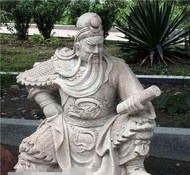 雕像|为啥关羽的雕像一直闭着眼?老木匠:他睁眼的后果太严重!