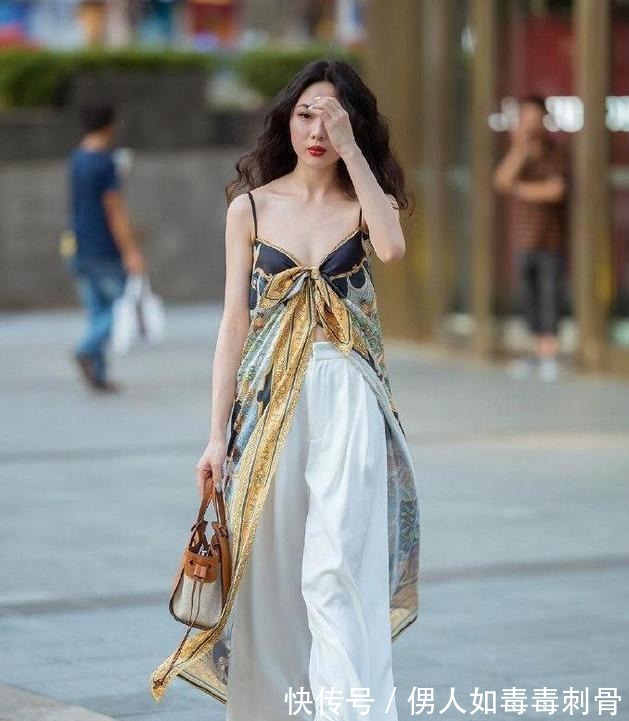 裙子|短裙美女古色古香，还带着现代的韵味，走起路来要很温柔