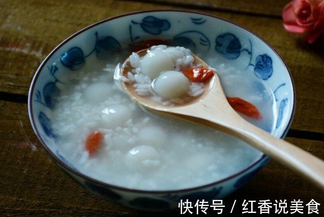 做米酒，记住不要直接放酒曲，牢记正确做法，做好后酒香四溢