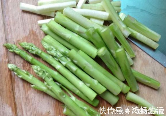 芦笋|想长寿先养生，三种食物换着吃，补充营养，软化血管，老人最爱吃