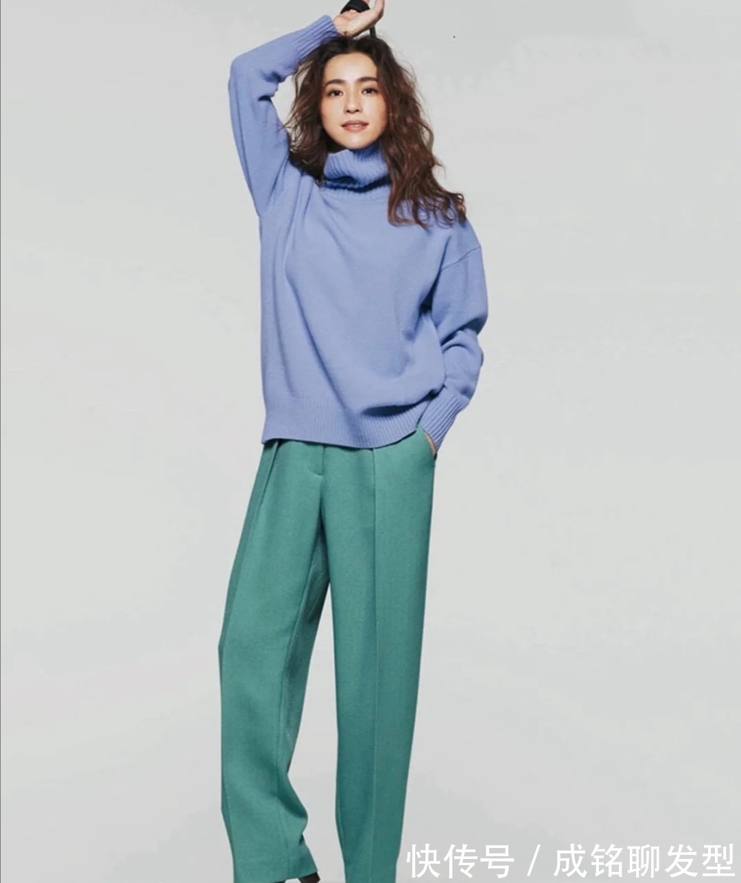 冬天|四十岁的女人冬天少穿黑色,这种颜色不仅显白,减龄更有高级感