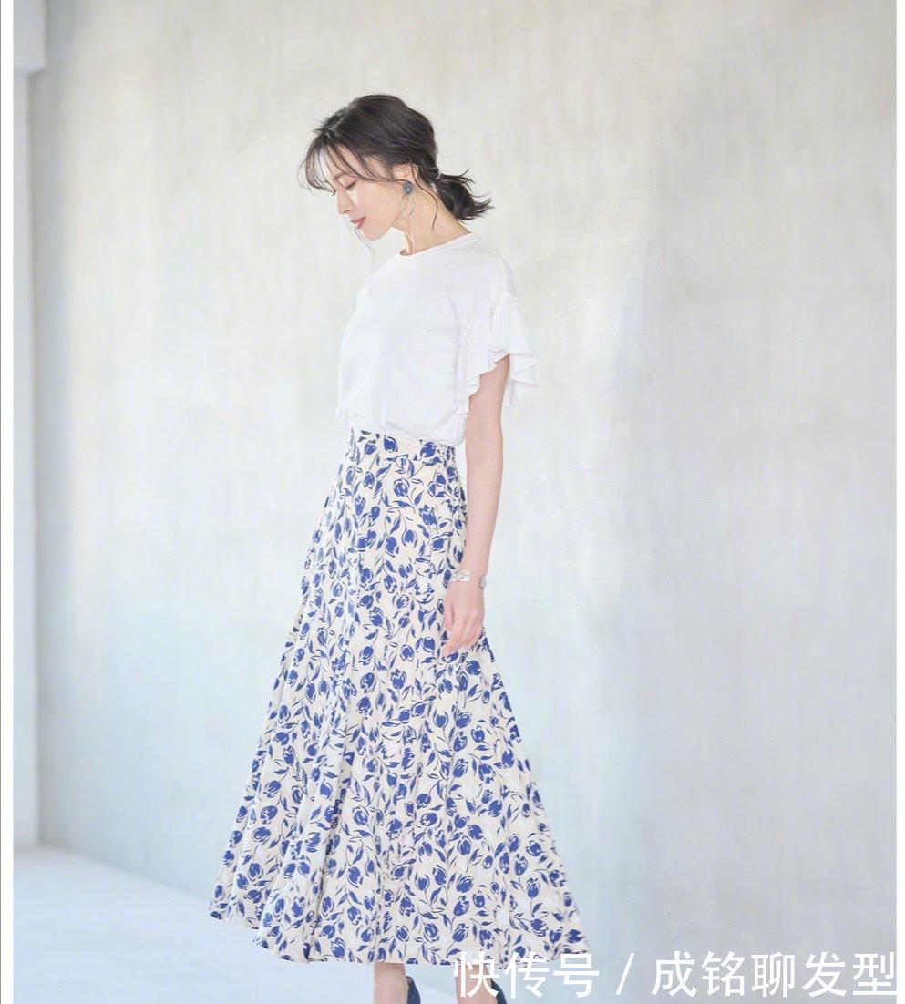 单品|时髦精是这样穿“白T恤”的,显白衬肤又能提升气质,简单又减龄